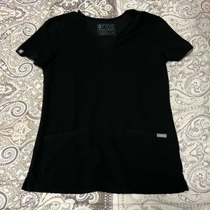 FIGS Three Pocket Casma Top